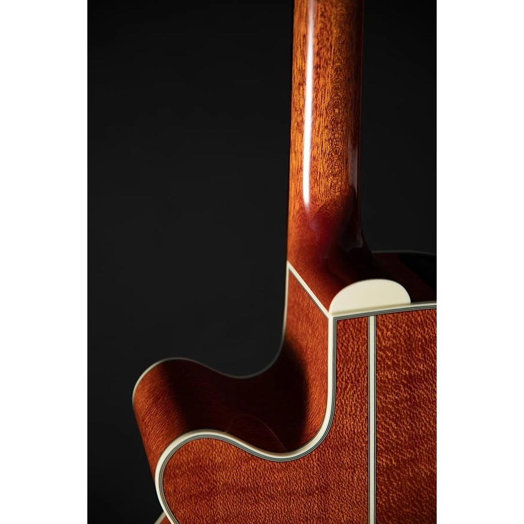 Электроакустическая гитара Takamine LTD2023