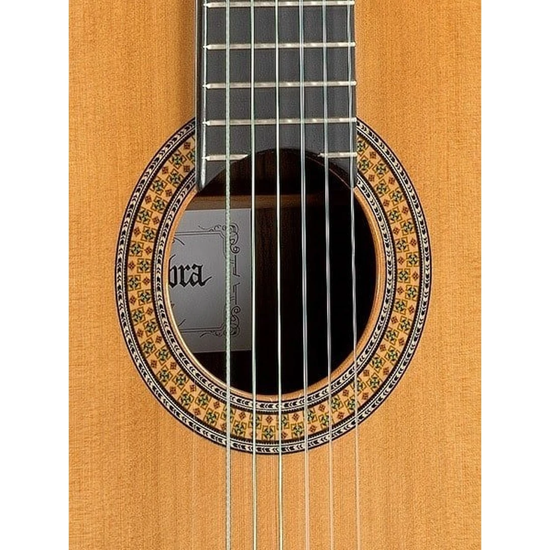 Классическая гитара Alhambra 9P