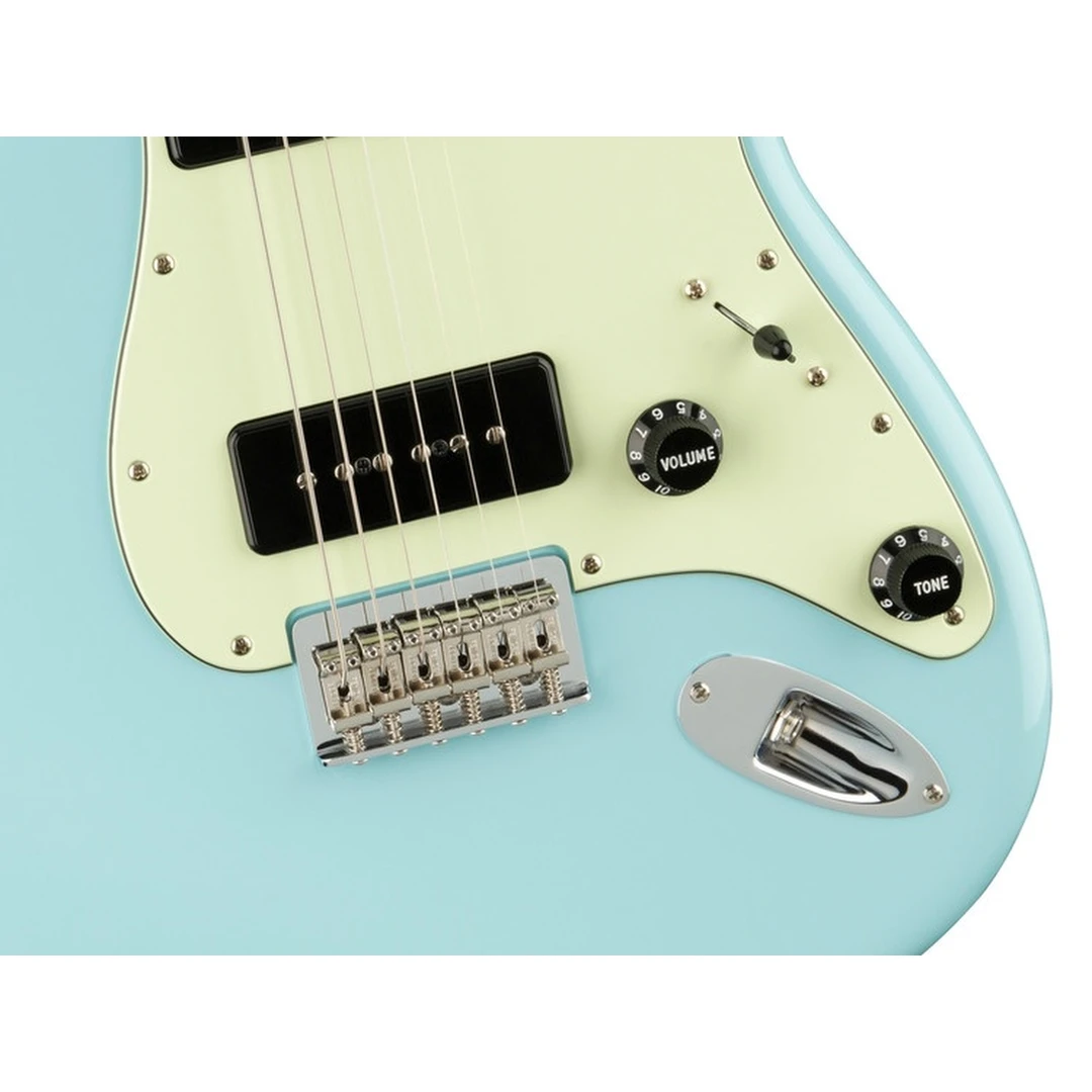 Электрогитара Fender Noventa Stratocaster MN Daphne Blue
