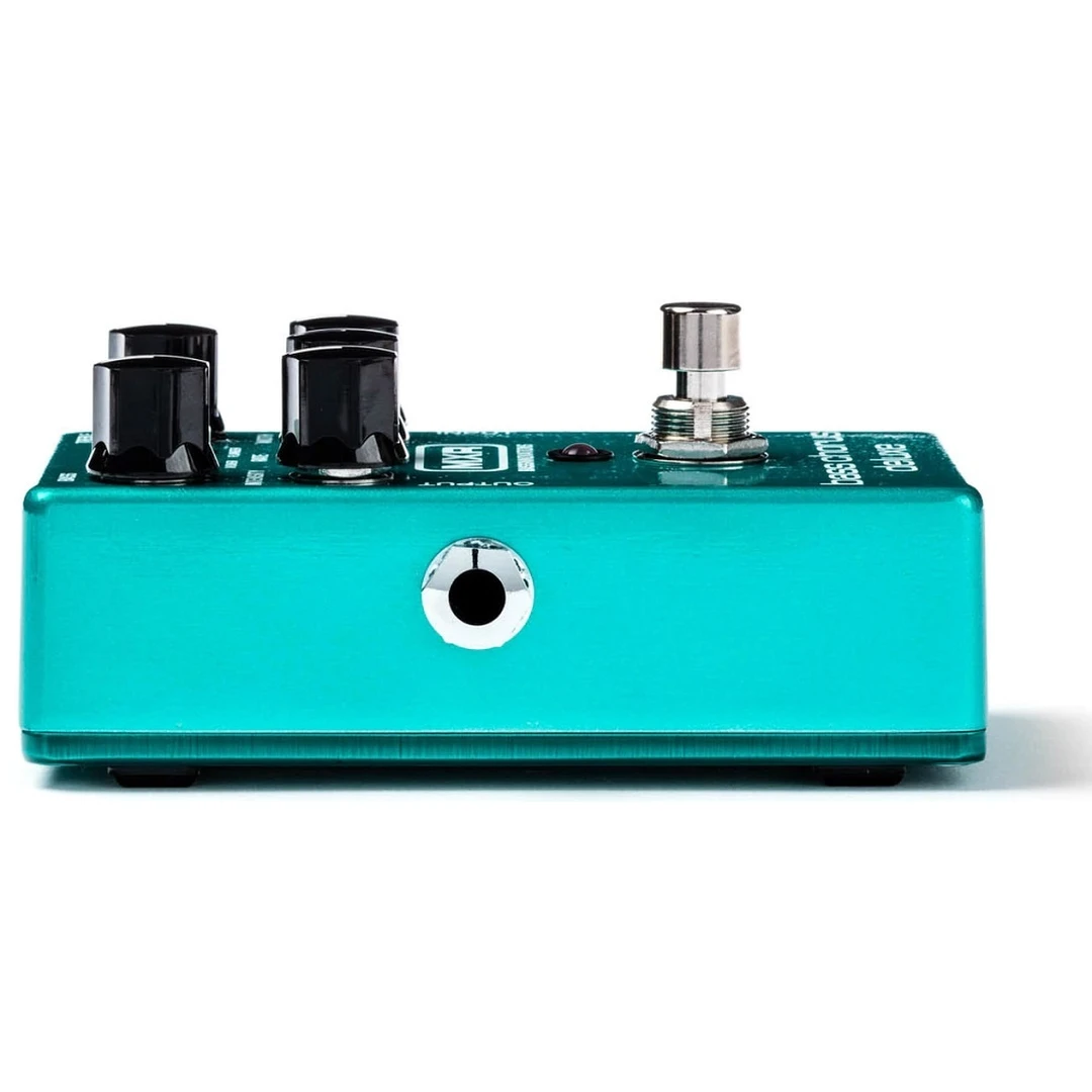 Педаль эффектов MXR M83 Bass Chorus Deluxe